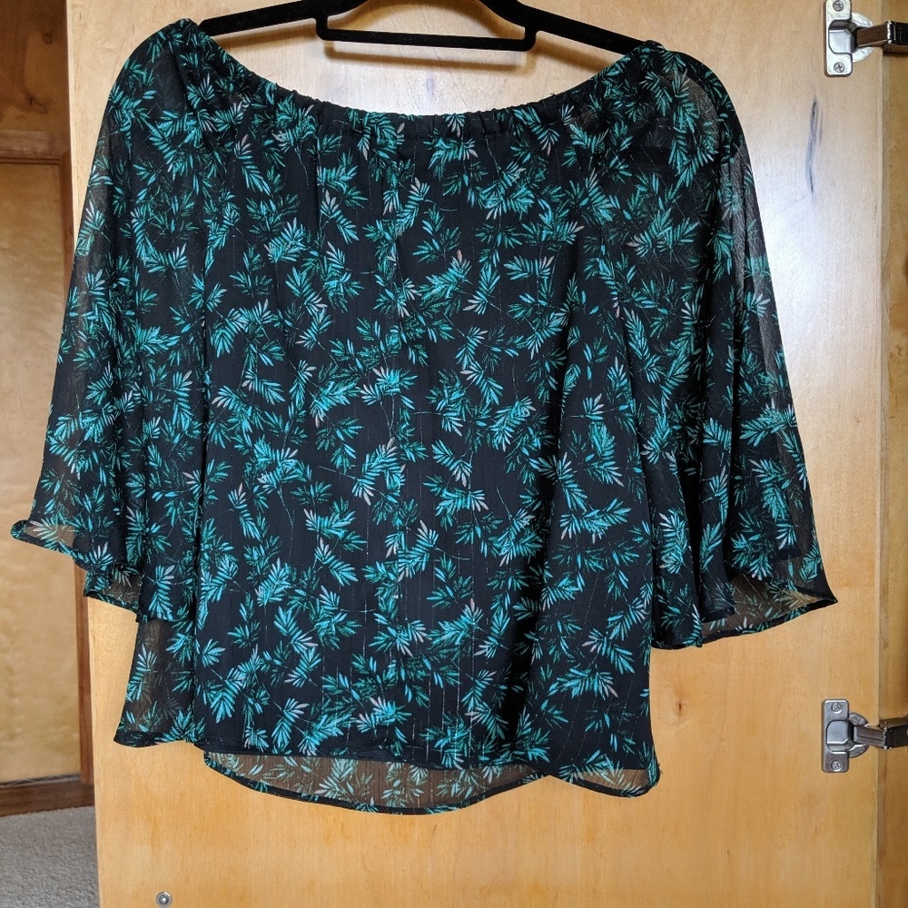 A.N.A size  XS Nwt beautiful convertible blouse!